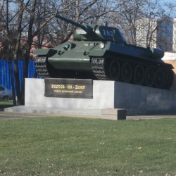 Танк Т-34 на пл.Химиков